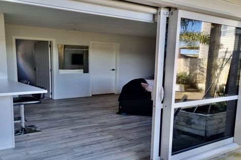 Photo of property in 37 Bradbury Road, Botany Downs, Auckland, 2010