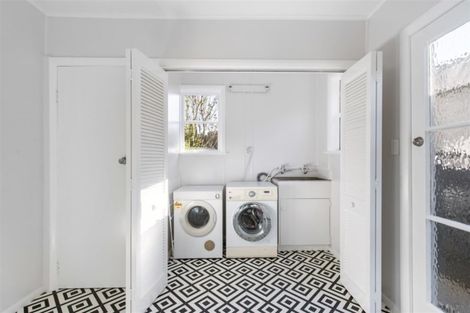 Photo of property in 88 Black Rock Road, Newlands, Wellington, 6037