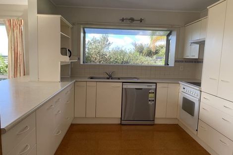 Photo of property in 28 Gretel Place, Hillcrest, Auckland, 0627