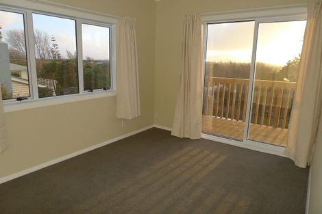 Photo of property in 64 Seddon Street, Waikanae, 5036