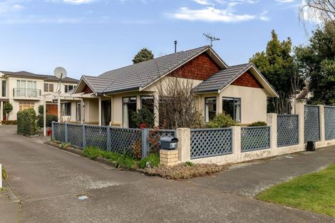 Photo of property in 14 Winston Avenue, Hokowhitu, Palmerston North, 4410