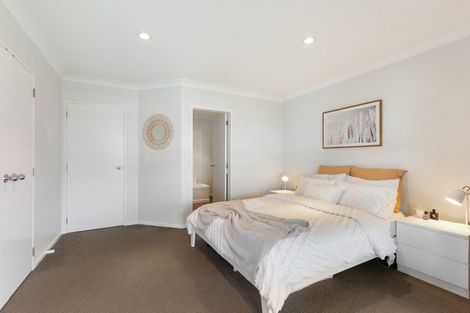 Photo of property in 15 Birkhall Grove, Strathmore Park, Wellington, 6022