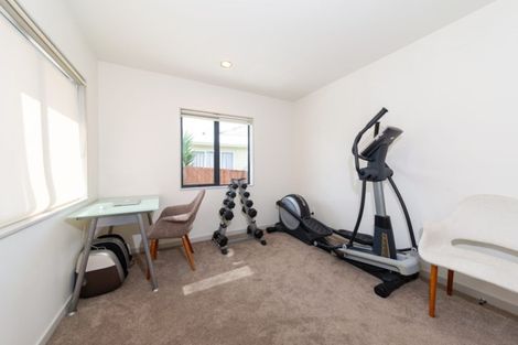 Photo of property in 16a Waione Avenue, Te Atatu Peninsula, Auckland, 0610