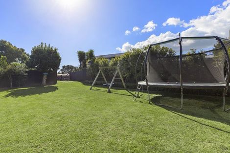 Photo of property in 27 Stella Drive, Clarks Beach, 2122