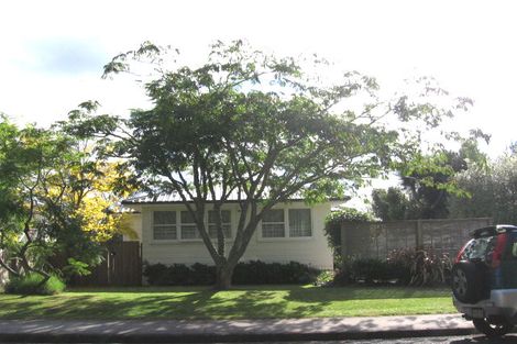 Photo of property in 14 Thomas Avenue, Te Atatu Peninsula, Auckland, 0610