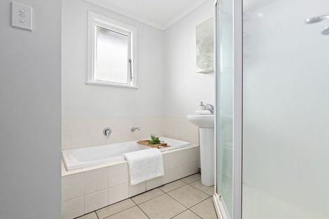 Photo of property in 19 Croall Crescent, St Andrews, Hamilton, 3200