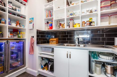 Photo of property in 10 Madeira Close, Whitby, Porirua, 5024