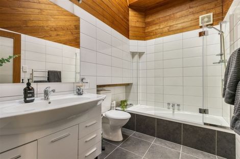 Photo of property in 25 Pemberton Avenue, Bayview, Auckland, 0629