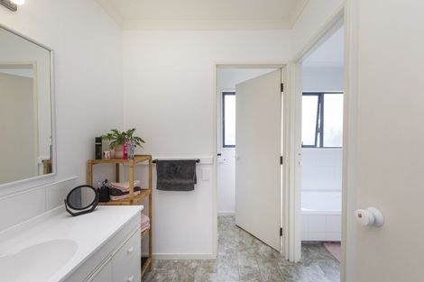 Photo of property in 23 Charles Cross Street, Longburn, Palmerston North, 4412