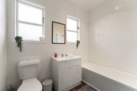 Photo of property in 43 Aotaki Street, Otaki, 5512