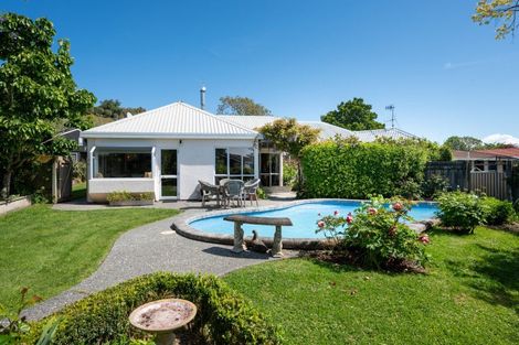 Photo of property in 32 Reeve Drive, Havelock North, 4130