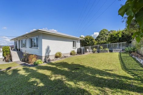 Photo of property in 17 Lyndhurst Road, Te Atatu South, Auckland, 0610