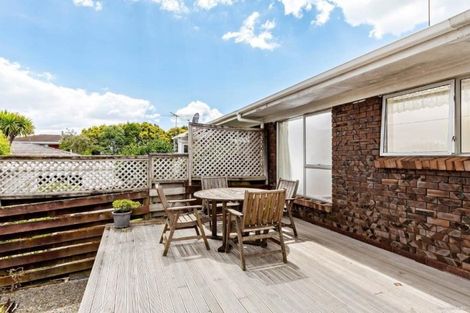 Photo of property in 2/42 Blacklock Avenue, Henderson, Auckland, 0612