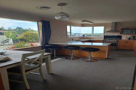 Photo of property in 19 Timaru Road, Waimate, 7924