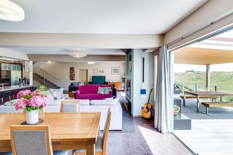 Photo of property in 104 Tironui Drive, Taradale, Napier, 4112