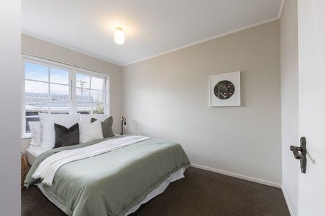 Photo of property in 2/68a Sturges Road, Henderson, Auckland, 0612
