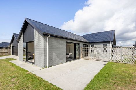 Photo of property in 19 Keerangi Place, Rototuna North, Hamilton, 3210