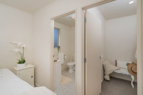 Photo of property in 37 Hahei Beach Road, Hahei, Whitianga, 3591