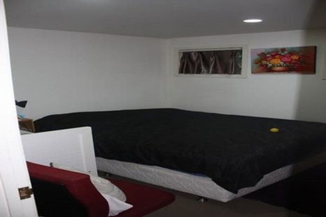 Photo of property in 188 Sunnynook Road, Totara Vale, Auckland, 0627