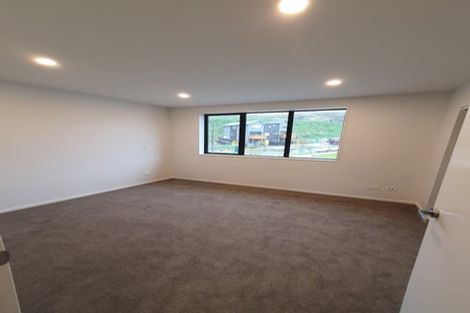 Photo of property in 6 Bee Lane, Whitby, Porirua, 5024