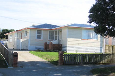 Photo of property in 60 Te Pene Avenue, Titahi Bay, Porirua, 5022
