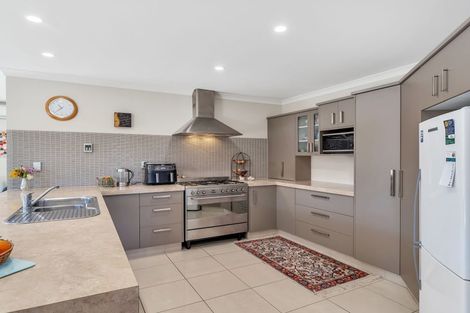 Photo of property in 76 Hillcrest Road North, Raumati Beach, Paraparaumu, 5032