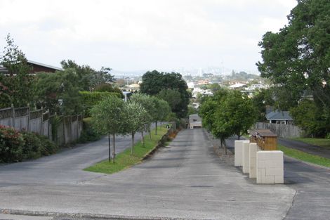 Photo of property in 32a Parr Terrace, Castor Bay, Auckland, 0620