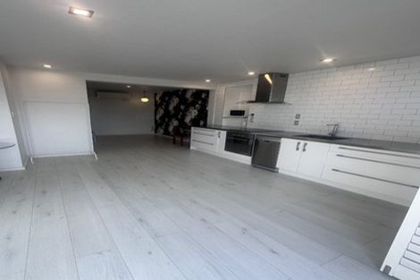 Photo of property in 33 Forrest Hill Road, Milford, Auckland, 0620