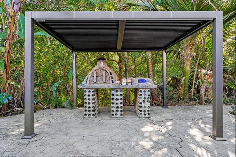 Photo of property in 35 Clinton Road, Tawharanui Peninsula, Matakana, 0986