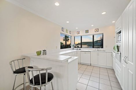 Photo of property in 22 Hogarth Rise, West Harbour, Auckland, 0618