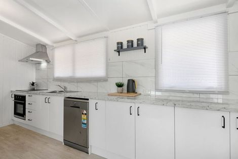 Photo of property in 60 Norana Road, Timberlea, Upper Hutt, 5018