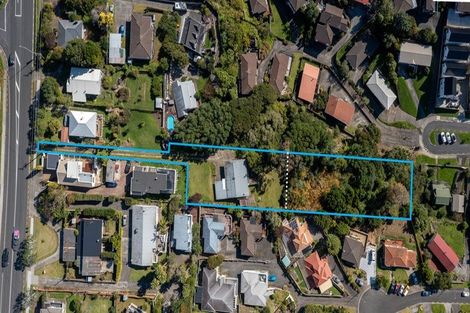 Photo of property in 295 Glenfield Road, Glenfield, Auckland, 0629