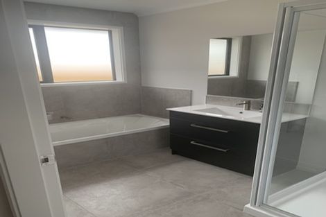 Photo of property in 39 Hanlow Place, Pyes Pa, Tauranga, 3112