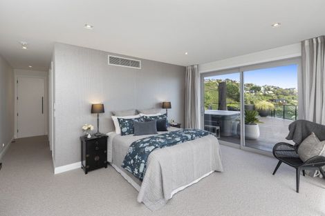 Photo of property in 15 Omeo Crescent, Redcliffs, Christchurch, 8081