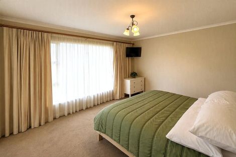 Photo of property in 3 Douglas Street, Paraparaumu Beach, Paraparaumu, 5032