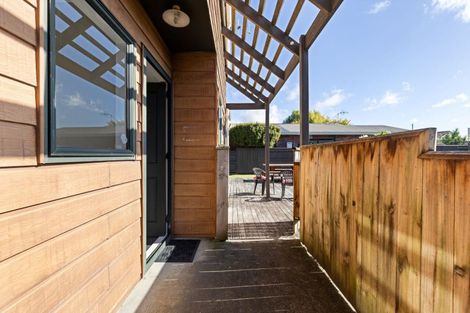Photo of property in 16 Gladys Place, Kelvin Grove, Palmerston North, 4414