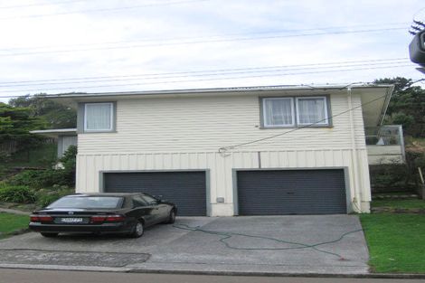 Photo of property in 16 Baylands Drive, Newlands, Wellington, 6037