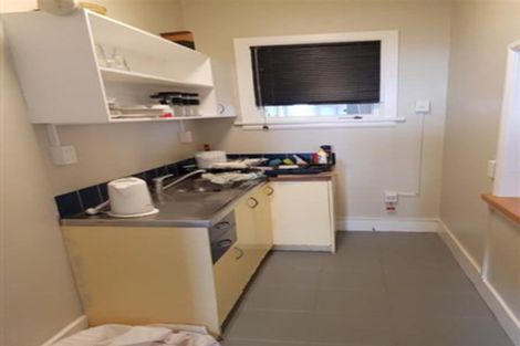 Photo of property in Devonport Apartments, 37/127 Saint Aubyn Street, New Plymouth, 4310