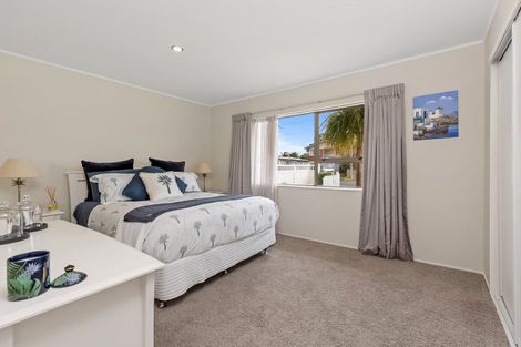 Photo of property in 1/20 Pine Road, Orewa, 0931
