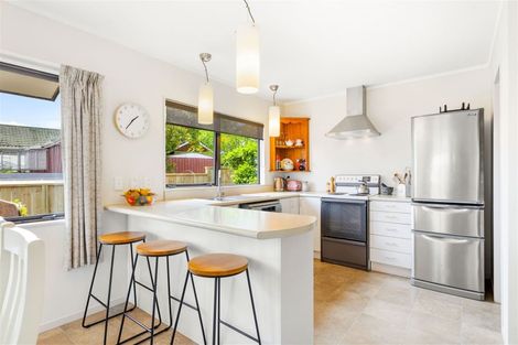 Photo of property in 4150a Great North Road, Glendene, Auckland, 0602