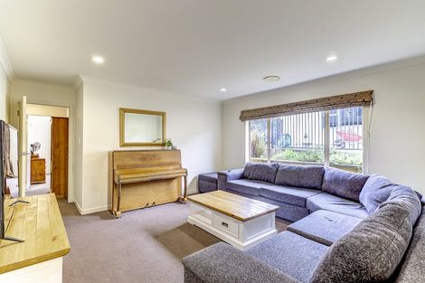 Photo of property in 8 Oakmont Place, Rototuna, Hamilton, 3210