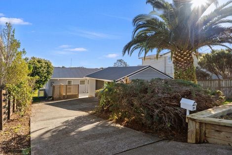 Photo of property in 31 Shakespear Road, Army Bay, Whangaparaoa, 0930