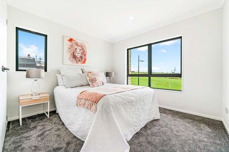 Photo of property in 5 Seagreen Avenue, Rosehill, Papakura, 2113