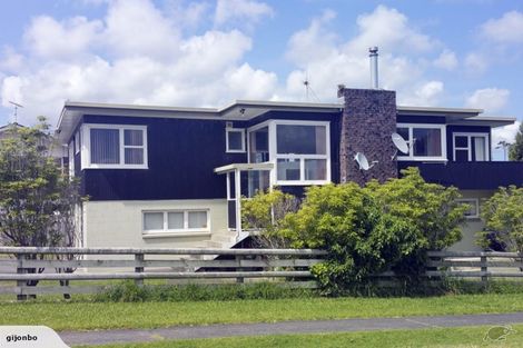 Photo of property in 488 Don Buck Road, Massey, Auckland, 0614