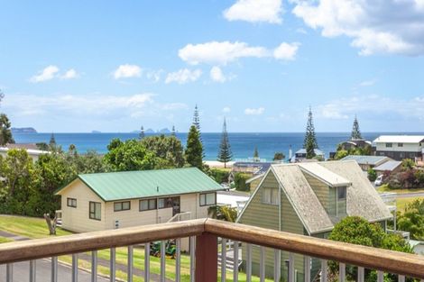 Photo of property in 208 Russell Bruce Place, Onemana, Whangamata, 3691
