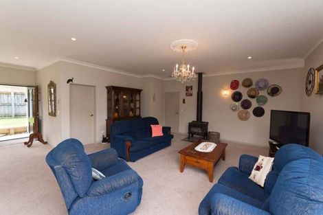 Photo of property in 65d View Road, Henderson, Auckland, 0612