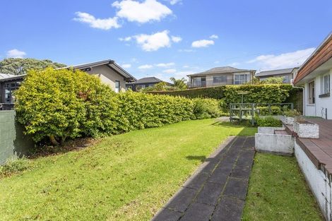 Photo of property in 1/95 Aberdeen Road, Castor Bay, Auckland, 0620