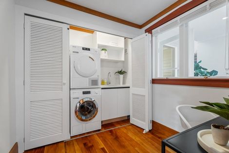 Photo of property in 1/118 Wheturangi Road, Greenlane, Auckland, 1051