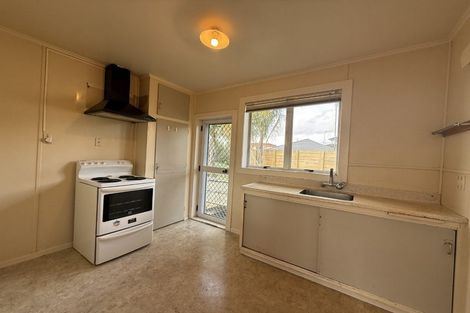 Photo of property in 12d Dawn Place, Te Atatu South, Auckland, 0610
