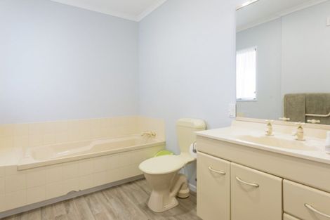 Photo of property in 16 Sterling Gate Drive, Bethlehem, Tauranga, 3110